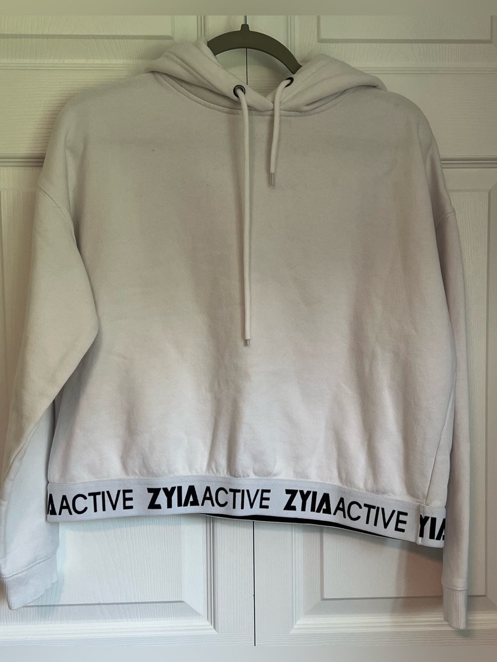 ZYIA active Cropped Hoodie in White
